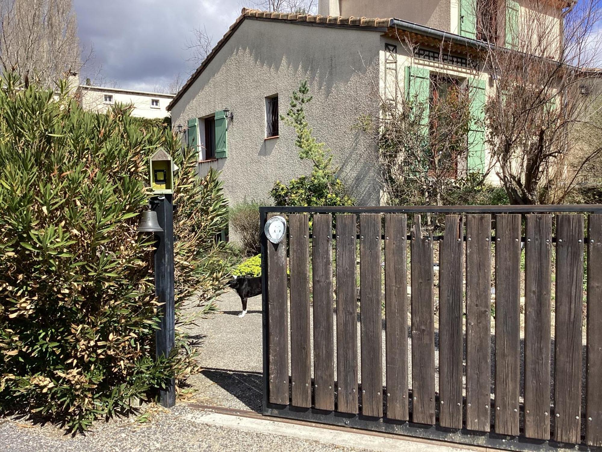 La Fabrique Des Petits Bonheurs Apartment Dieulefit Exterior photo